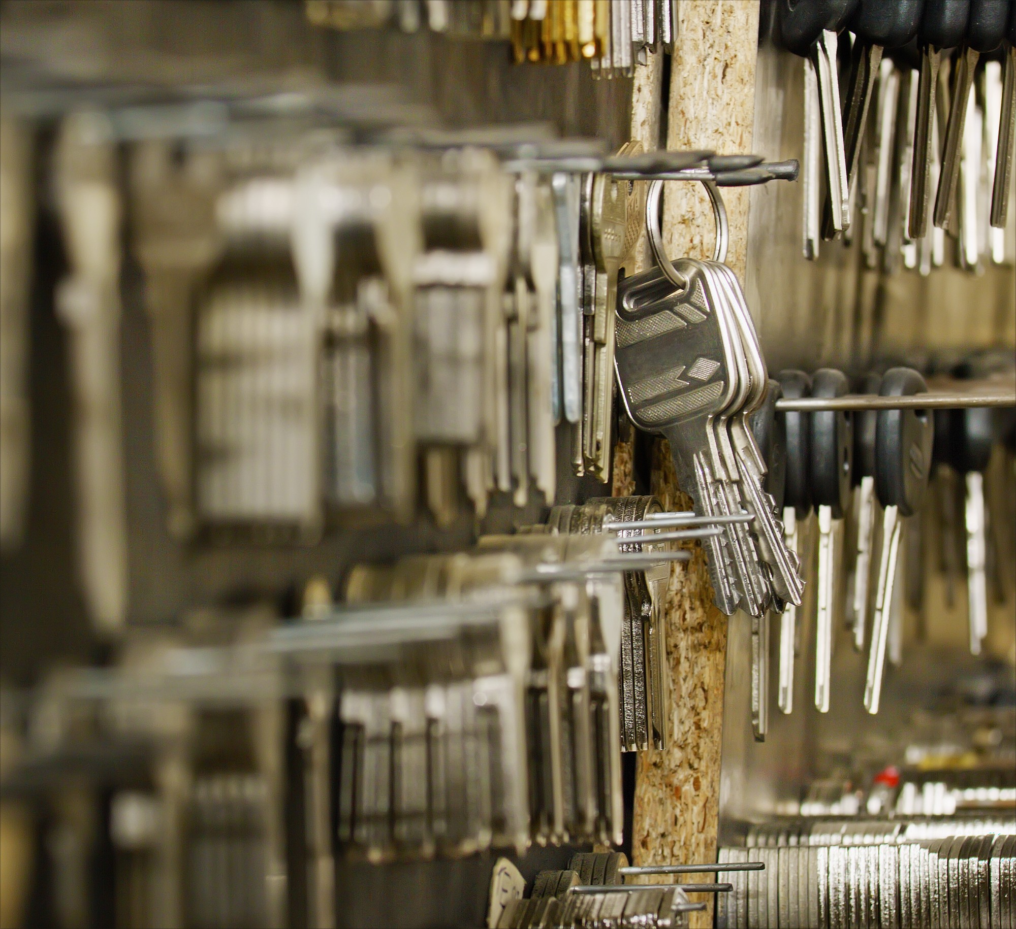 Prix pour la pose d'une porte de garage sectionnelle pas cher à Lyon 7 Gerland