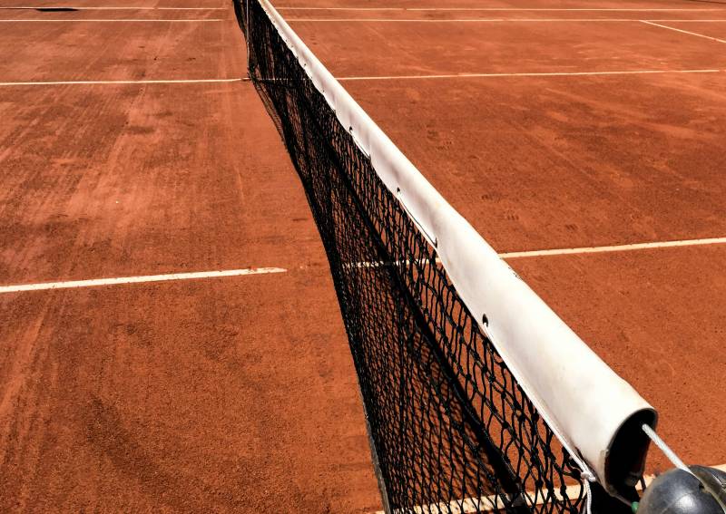 Experts en pose de serrure à digicode intelligente sur terrain de tennis à Lyon et dans le Rhône